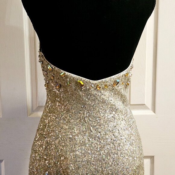 Fully Sequined/Beaded White/Multi Cocktail Dress. Black Tie. Formal. Sz 6. - Picture 3 of 4